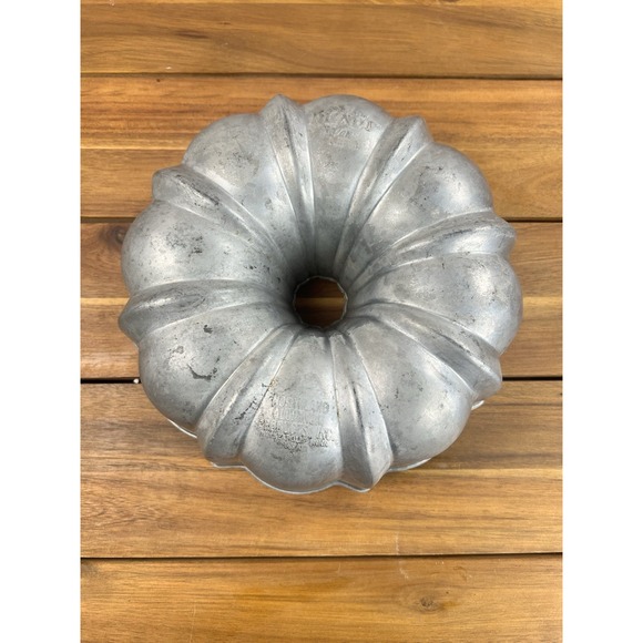Other - Vintage Cast Aluminum Northland Aluminum Bunt Cake Pan Silver Cast